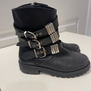 Zara kids boot. Size 30 guc
